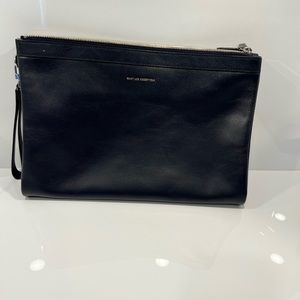 Want Les essentiels pouche